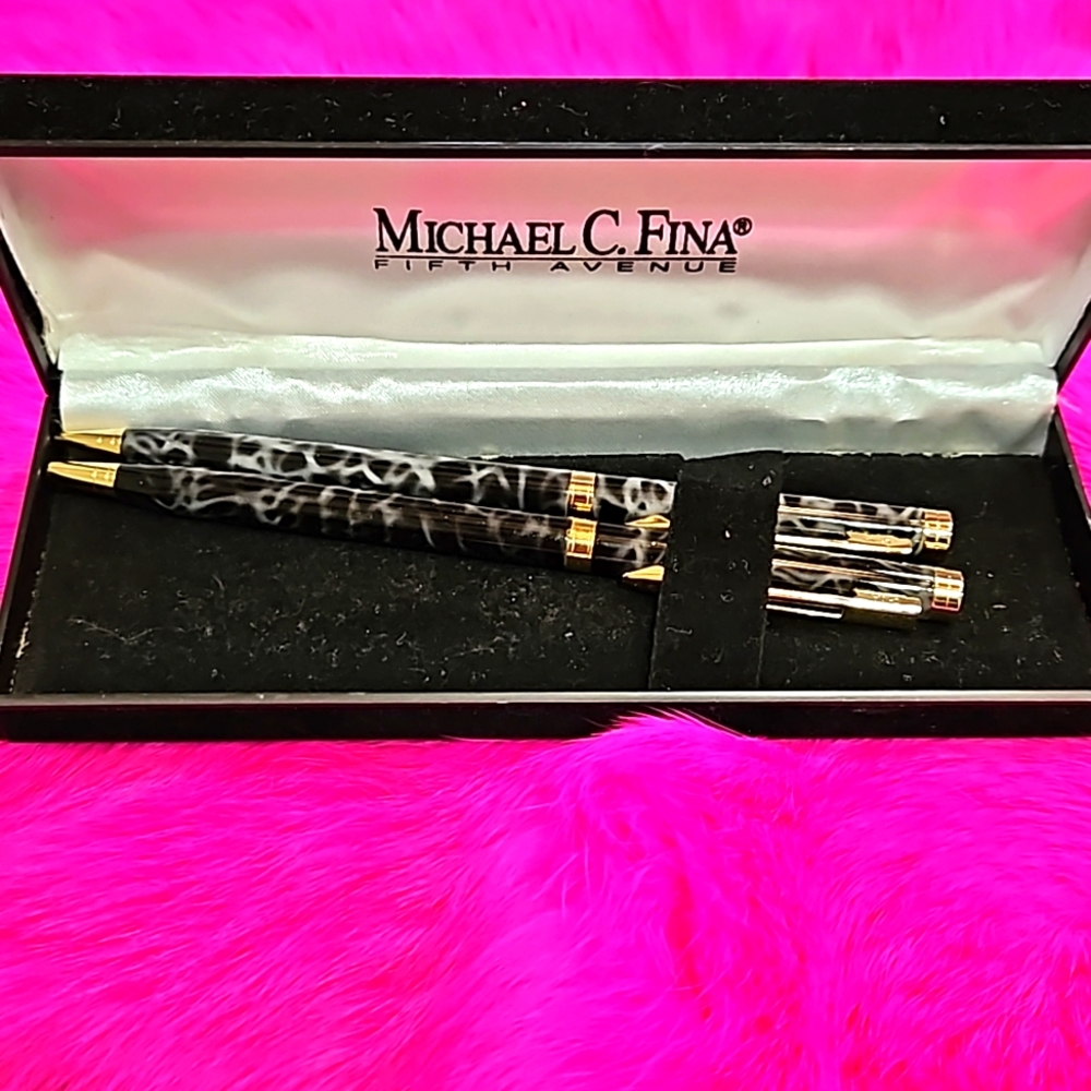 NWT  MICHAEL C. FINA BLACK‎ LEOPARD PEN//PENCIL SET